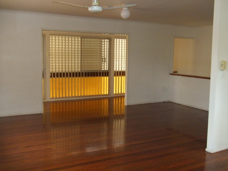 8 Turnmill St, Macgregor QLD 4109