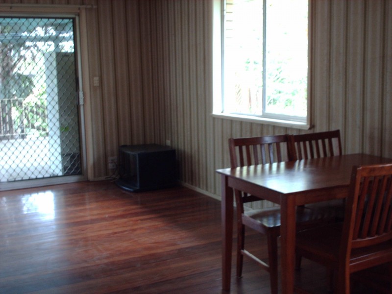 82 Granadilla Street, Macgregor QLD 4109