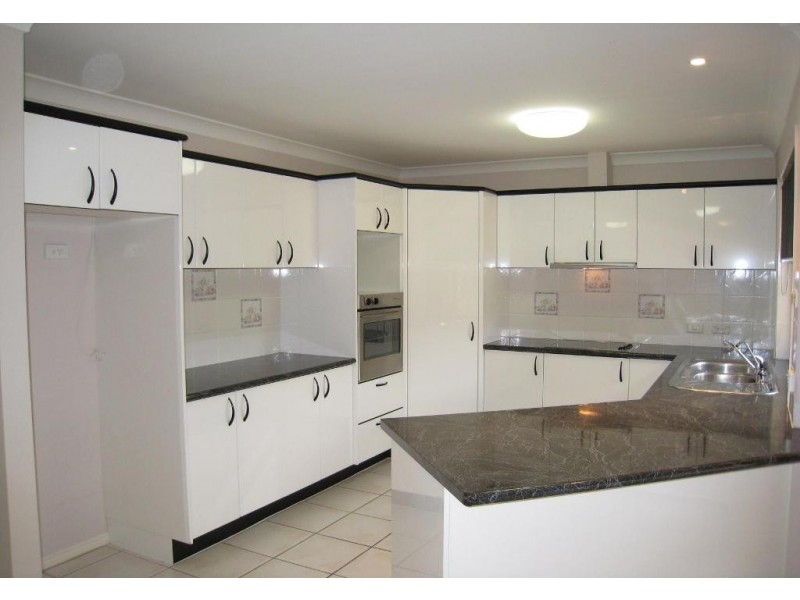 Stretton QLD 4116