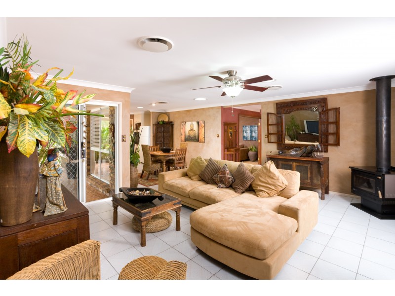 9 Tynon Cl, Parkinson QLD 4115