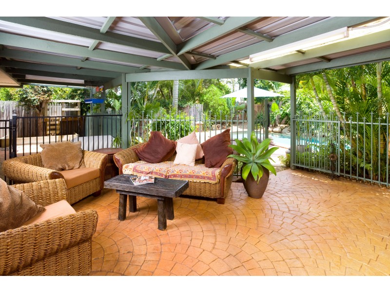 9 Tynon Cl, Parkinson QLD 4115