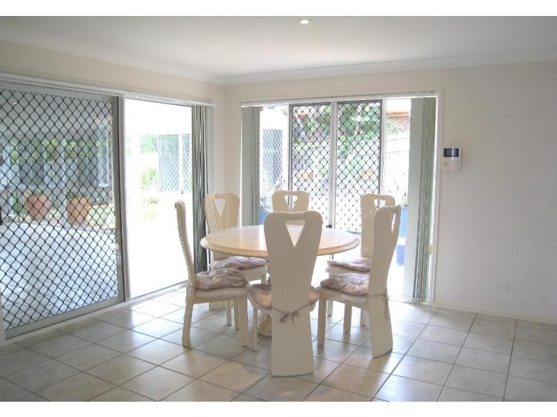 Stretton QLD 4116
