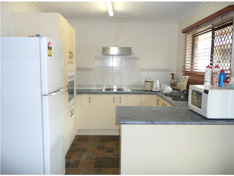 92 Mains Rd, Sunnybank QLD 4109