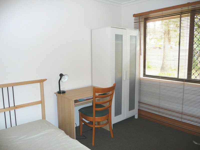 92 Mains Rd, Sunnybank QLD 4109