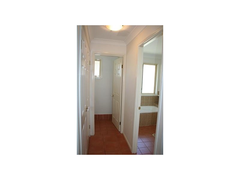 4 Cambridge, Forest Lake QLD 4078