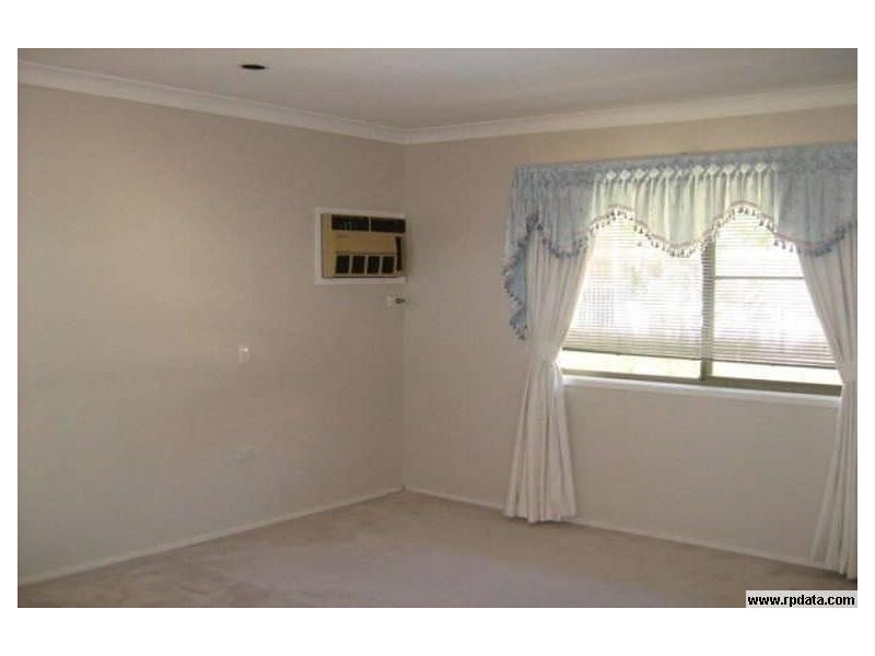 10 Hearnville Street, Robertson QLD 4109