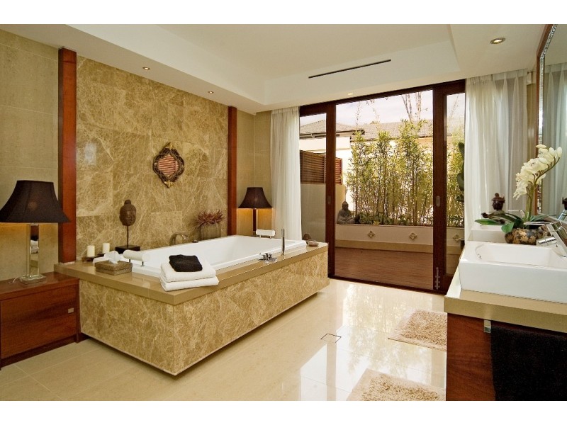 Hope Island QLD 4212