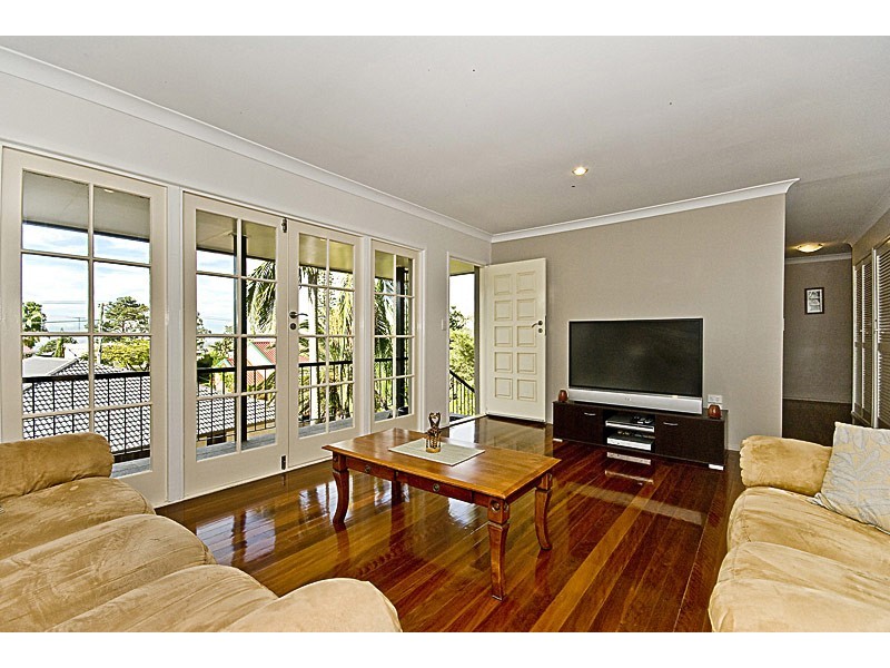 11 Holyoake Drive, Daisy Hill QLD 4127