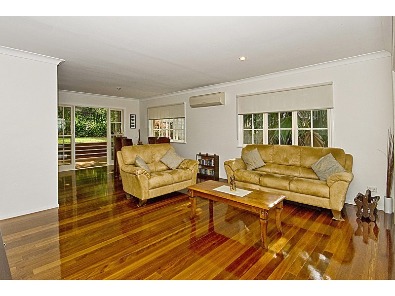 11 Holyoake Drive, Daisy Hill QLD 4127