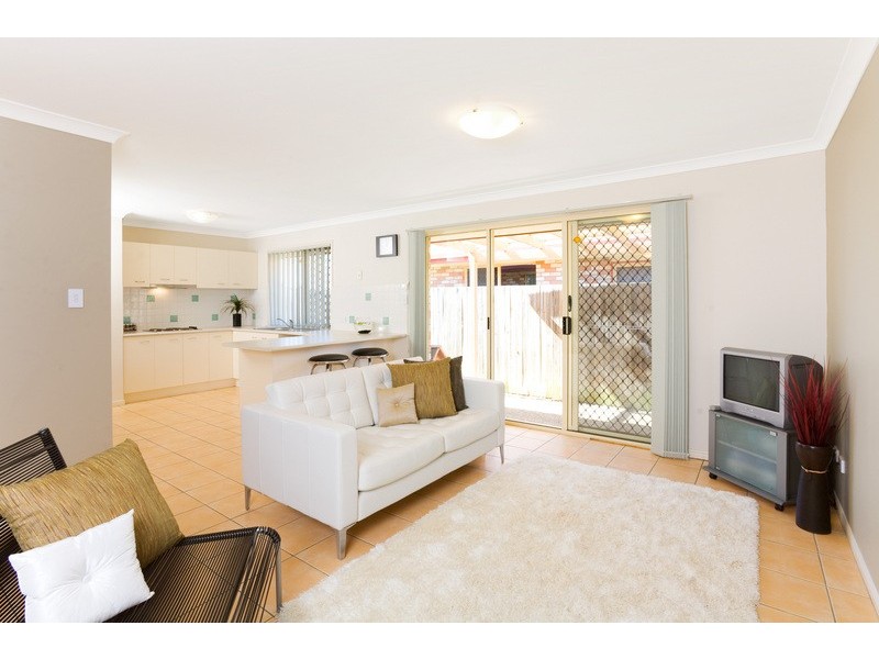 10 Kinchega Cct, Parkinson QLD 4115