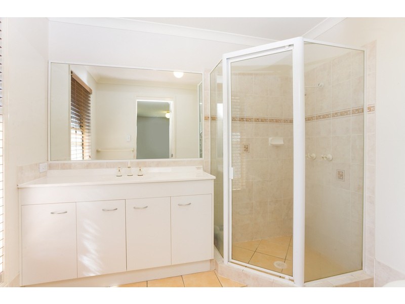 10 Kinchega Cct, Parkinson QLD 4115