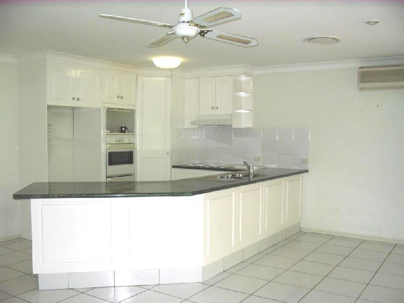 1 Linnet Cl, Calamvale QLD 4116