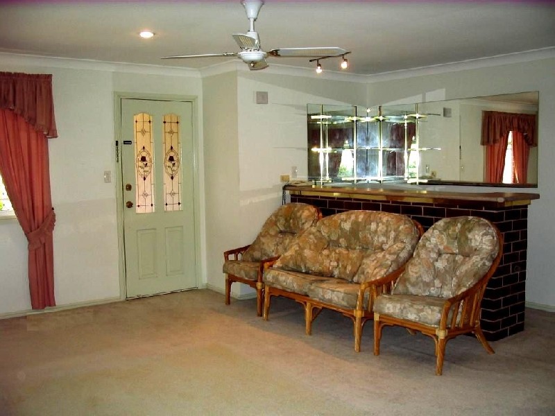 1 Linnet Cl, Calamvale QLD 4116