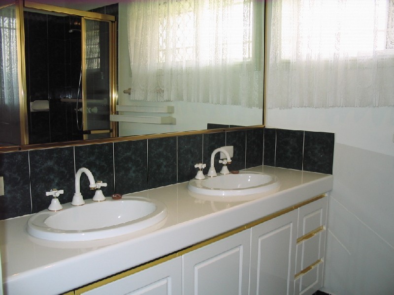 1 Linnet Cl, Calamvale QLD 4116
