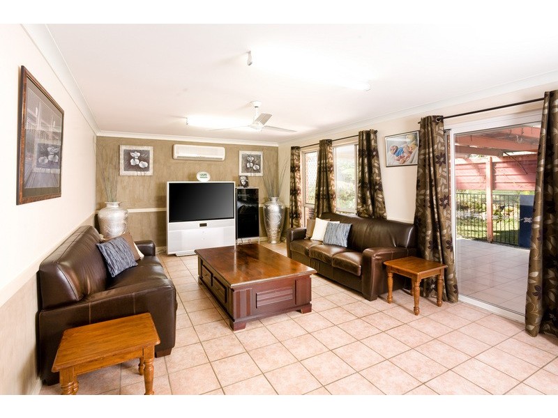 Stretton QLD 4116