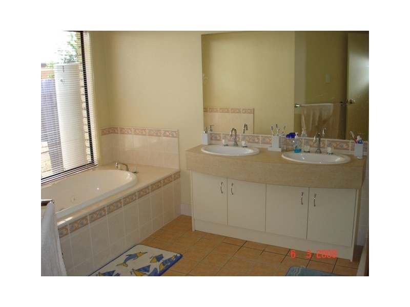 17 Juniper Cct, Stretton QLD 4116