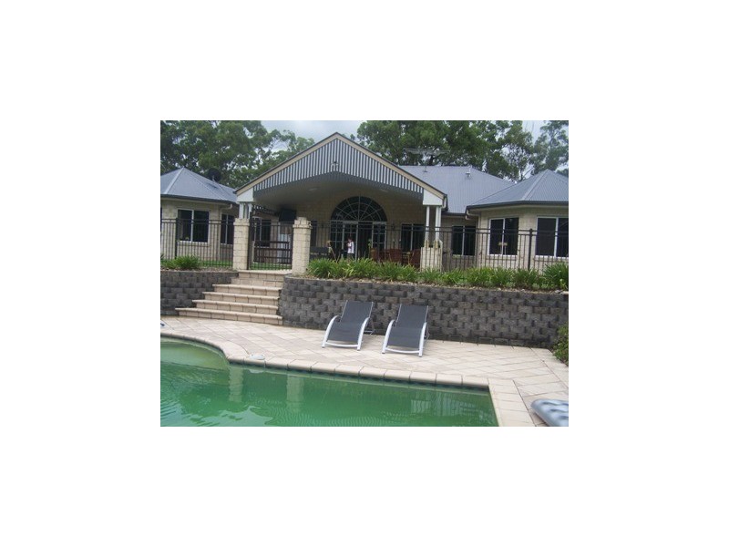 642 Middle Rd, Greenbank QLD 4124