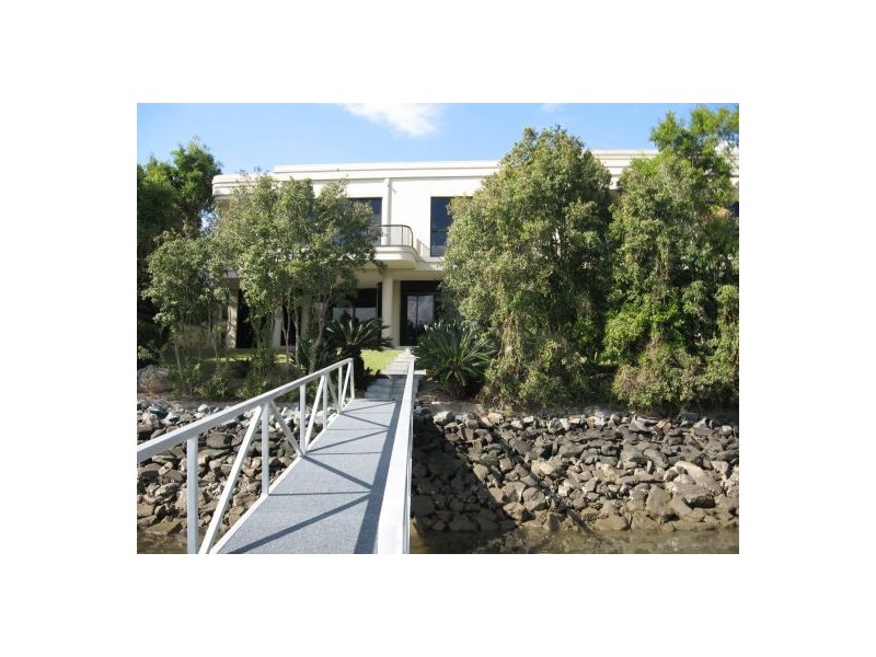 1015 Rosebank Way, Hope Island QLD 4212