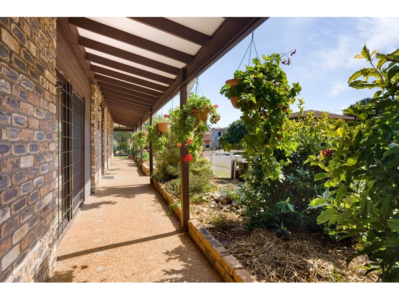 6 Prudence St, Robertson QLD 4109