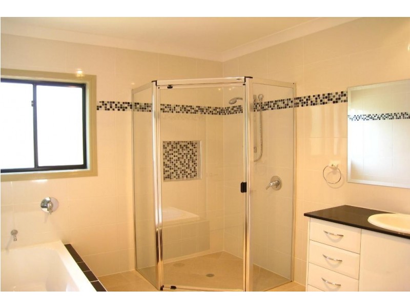 2 Holyrood St, Calamvale QLD 4116