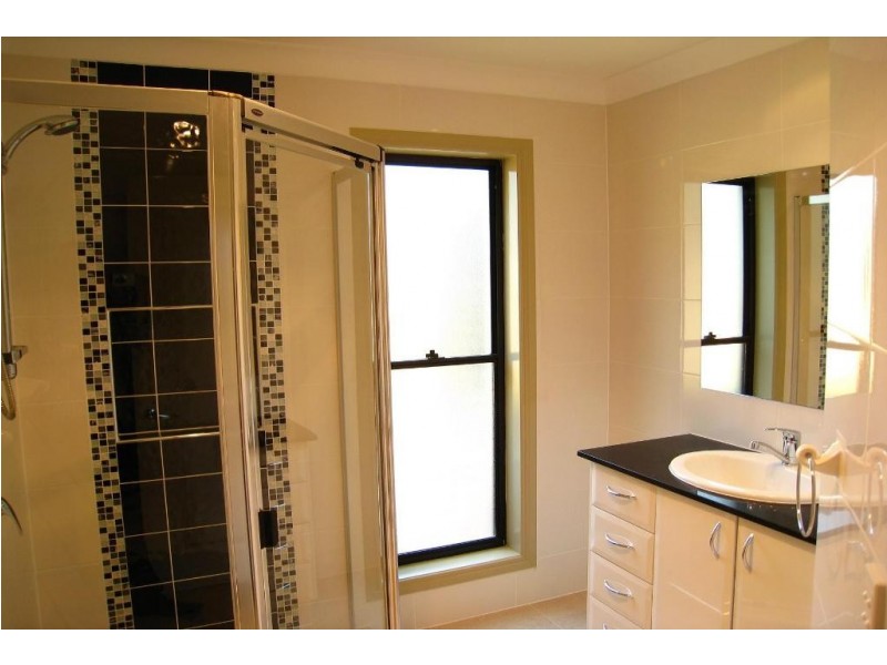 2 Holyrood St, Calamvale QLD 4116