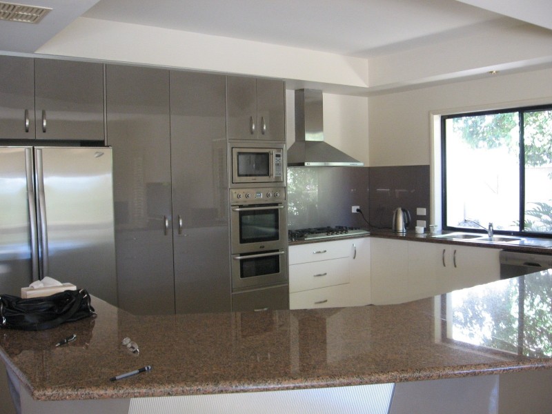 Hope Island QLD 4212