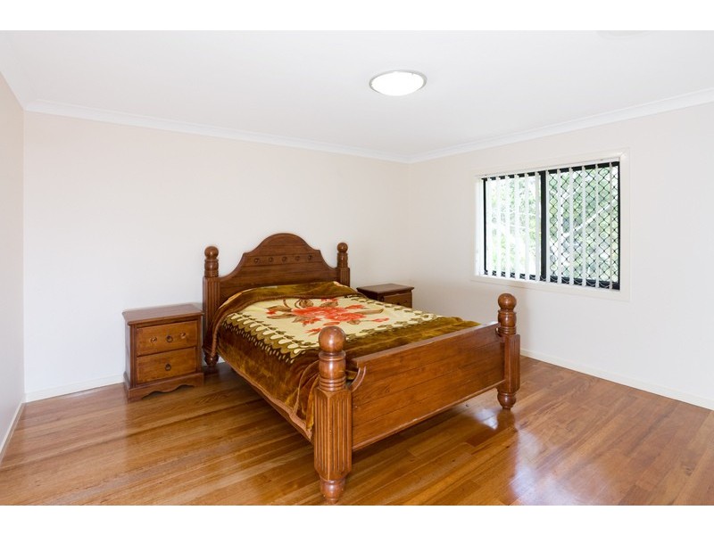 Stretton QLD 4116