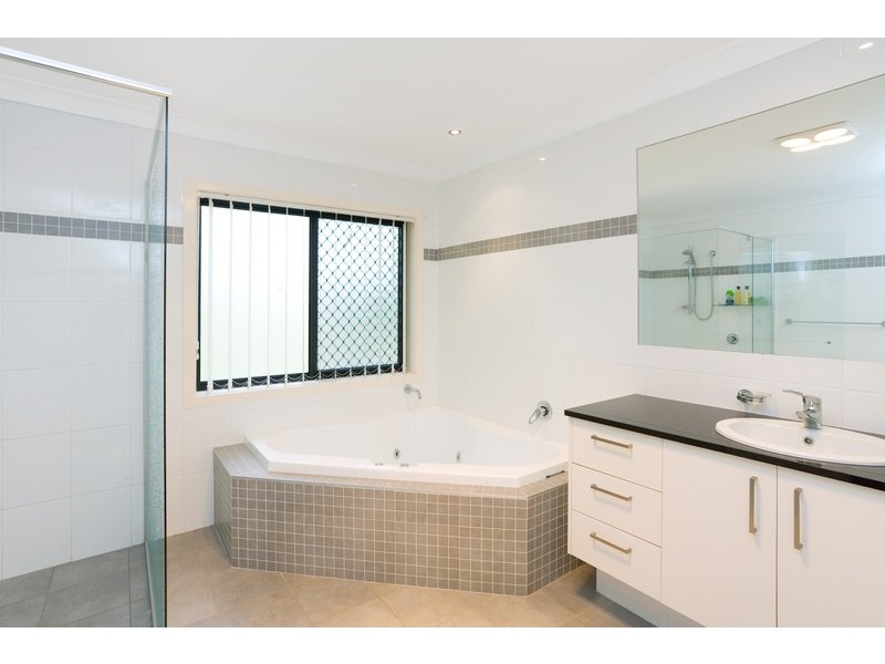 Stretton QLD 4116