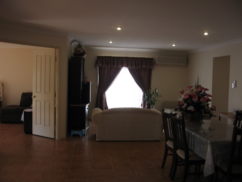 65 Prospect St, Parkinson QLD 4115