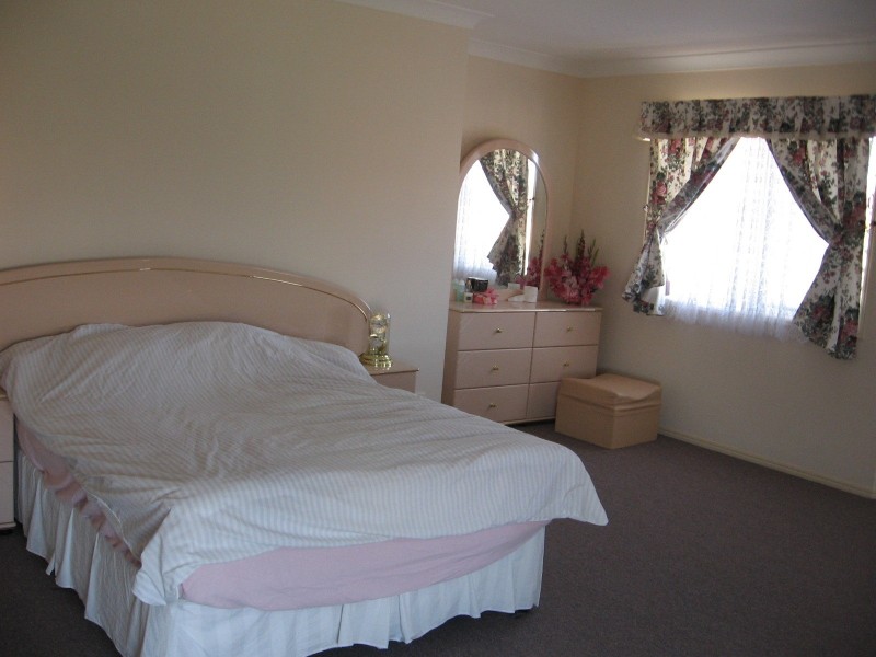 65 Prospect St, Parkinson QLD 4115