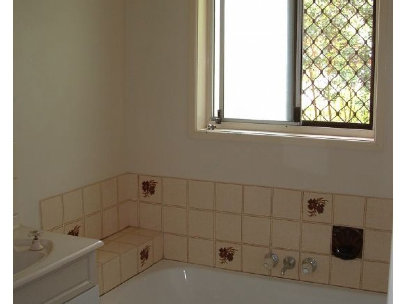 4 Orana Street, Kingston QLD 4114