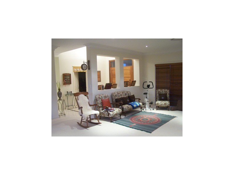 5 Annies Court, Benowa QLD 4217