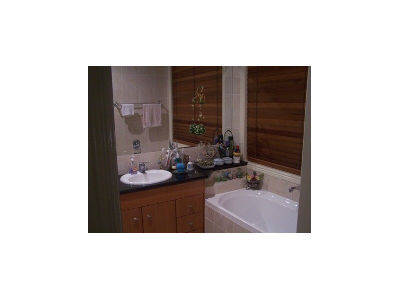 5 Annies Court, Benowa QLD 4217