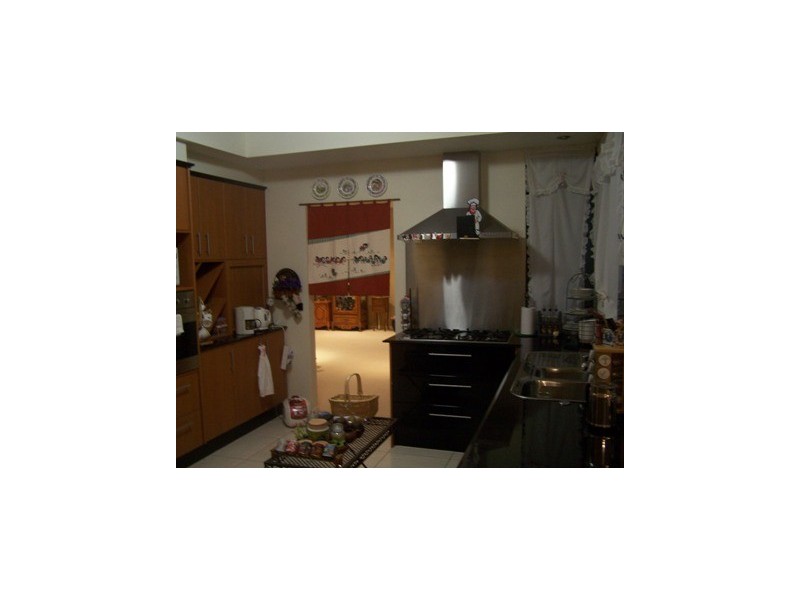 5 Annies Court, Benowa QLD 4217