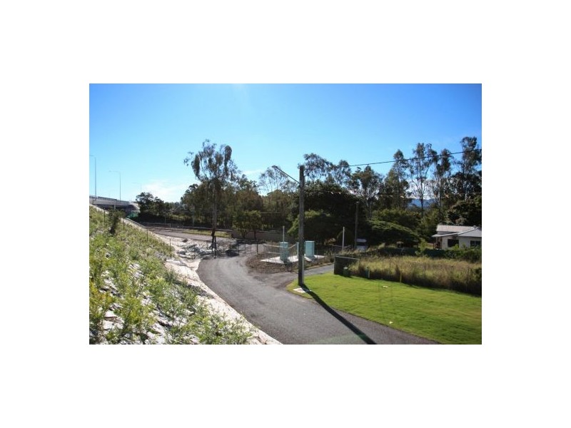 4,6 Hansells Parade, Riverview QLD 4303