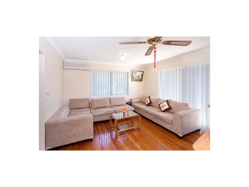 80 Granadilla St, Macgregor QLD 4109