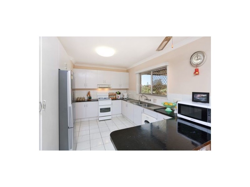 80 Granadilla St, Macgregor QLD 4109