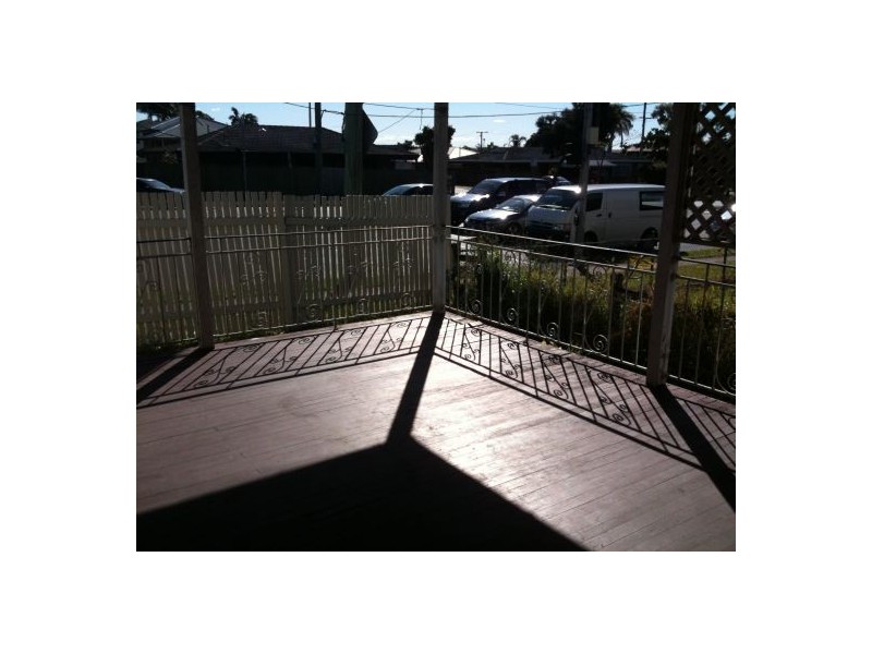 55 Mains Rd, Sunnybank QLD 4109