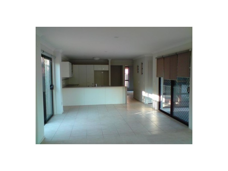 5 Mapleton Circuit, Parkinson QLD 4115