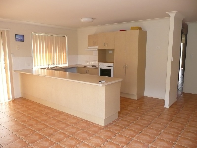 4 Bowerbird Place, Calamvale QLD 4116