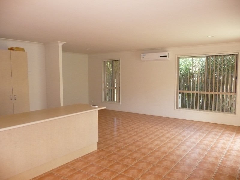 4 Bowerbird Place, Calamvale QLD 4116