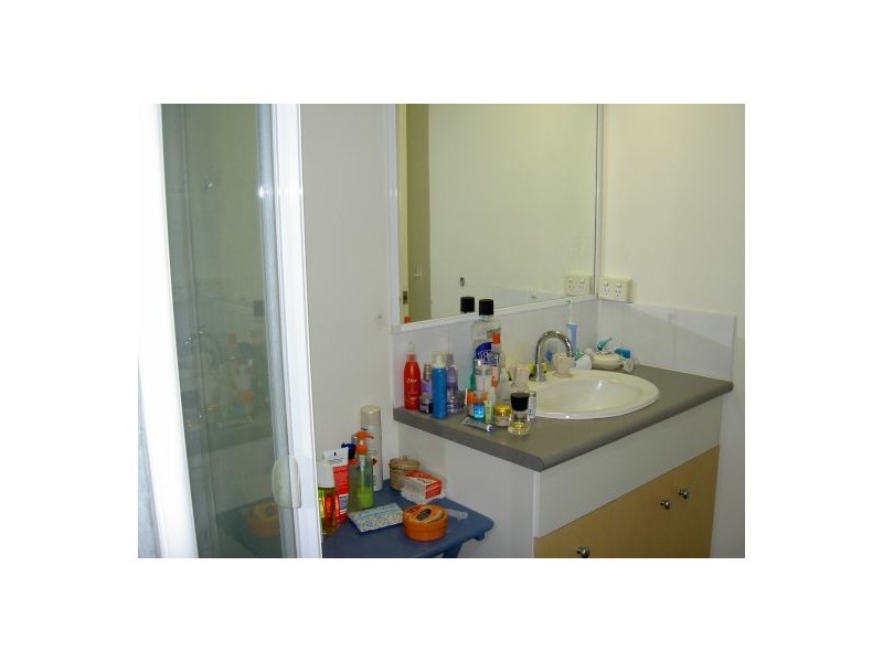 87/300 Sir Fred Schonell Drive, St Lucia QLD 4067