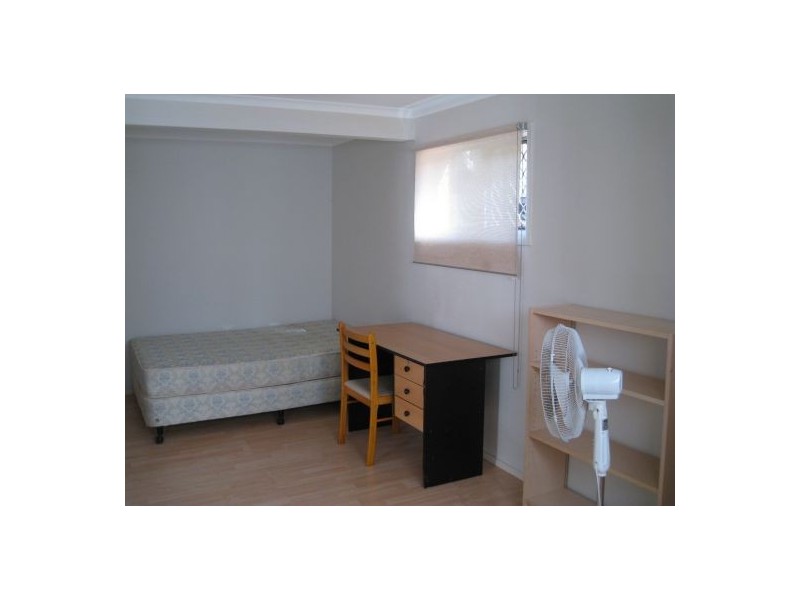 7 Genoa St, Macgregor QLD 4109