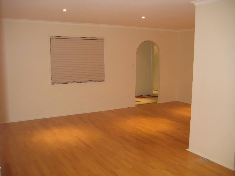 15 Saffron Street, Robertson QLD 4109