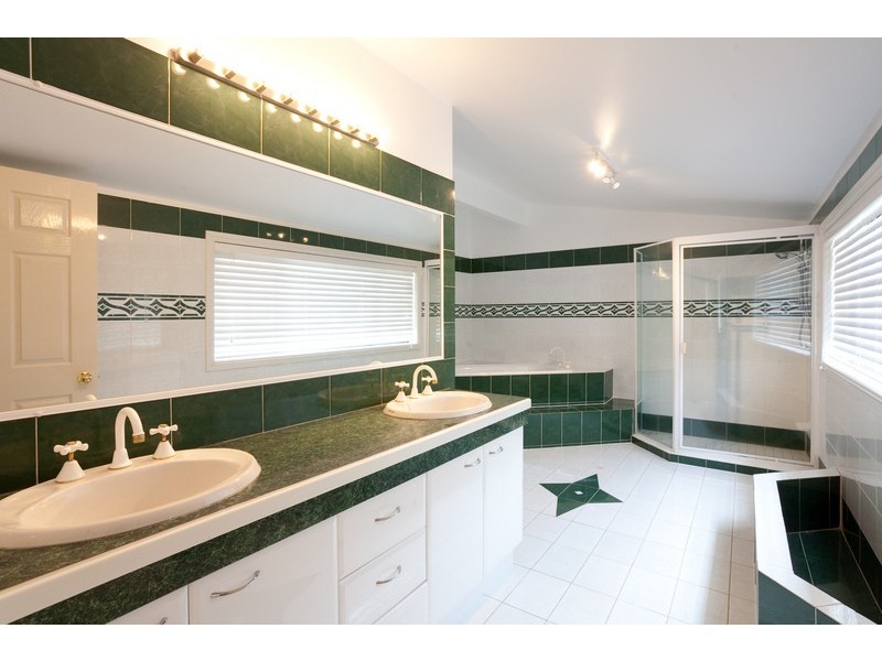 62 The Avenue, Sunnybank Hills QLD 4109