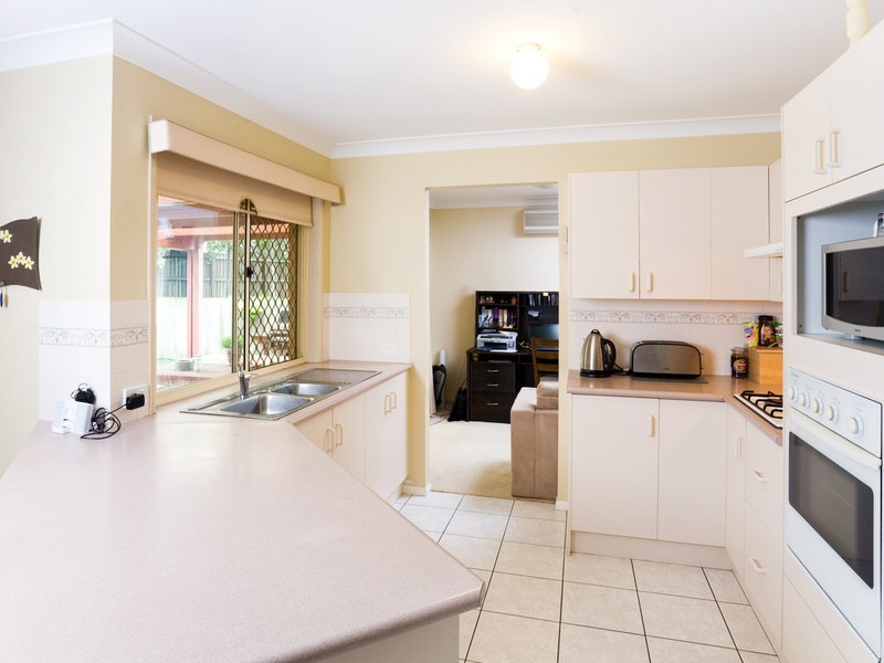 82 Candytuft Place, Calamvale QLD 4116
