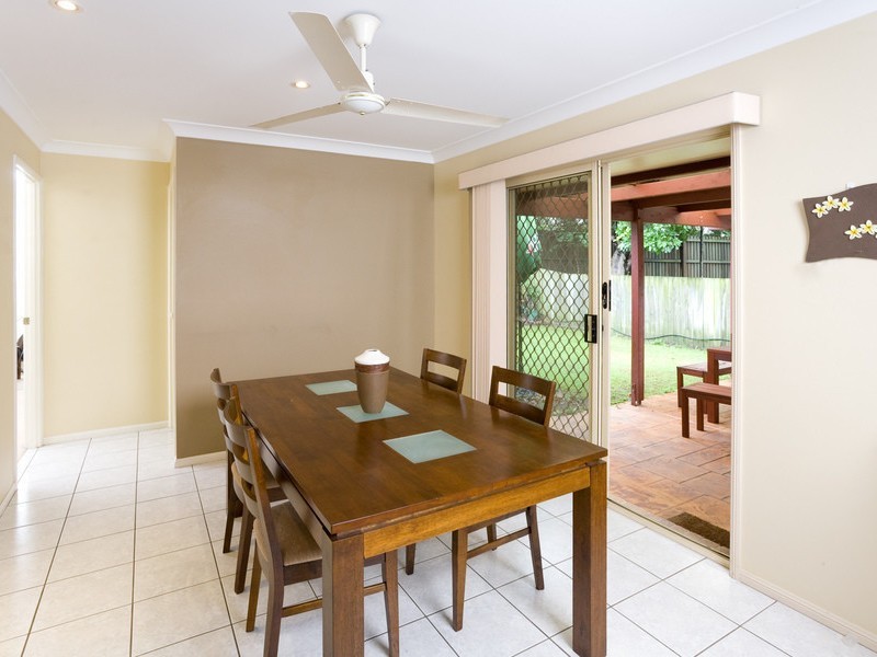 82 Candytuft Place, Calamvale QLD 4116