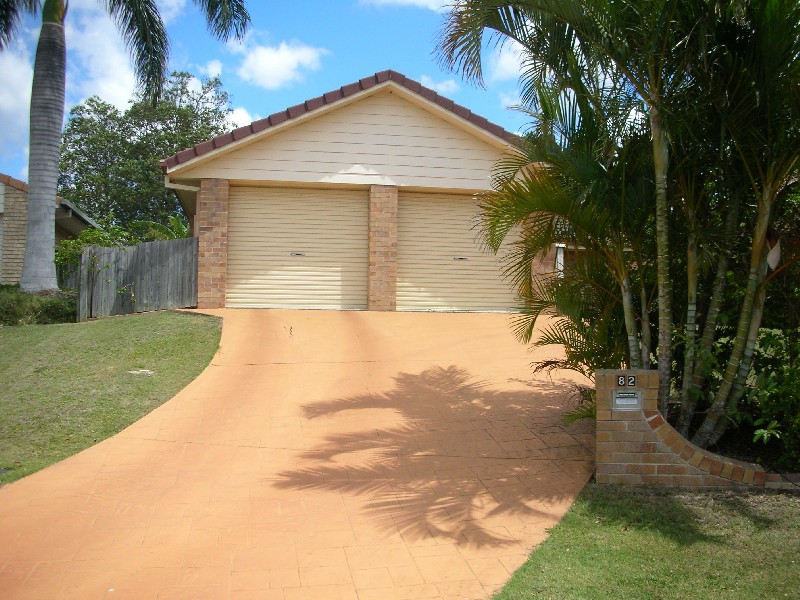 82 Candytuft Pl, Calamvale QLD 4116