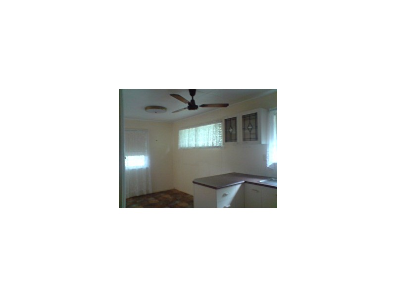 87 Brisbane Rd, Bundamba QLD 4304