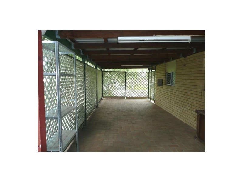 78 Conifer St, Hillcrest QLD 4118